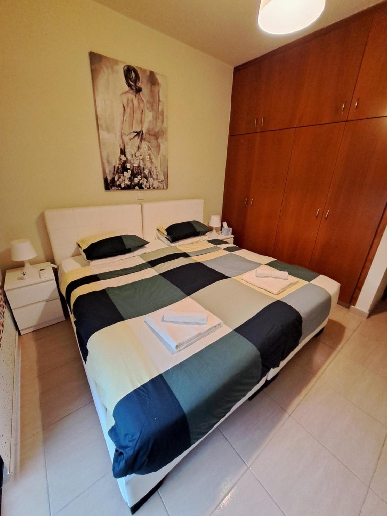Albert'S Apartments Larnaca Cameră foto